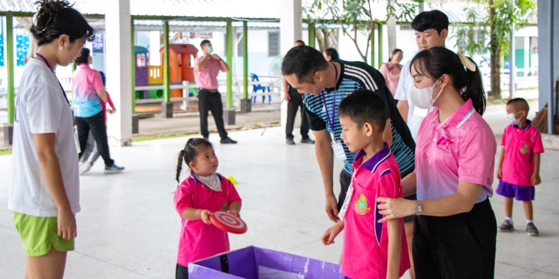 กิจกรรมกีฬาโดยใช้ “Flying Disc“
